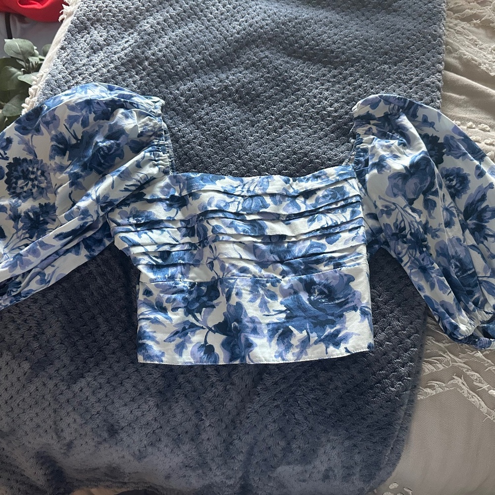 Cropped Puff Sleeve Shirt